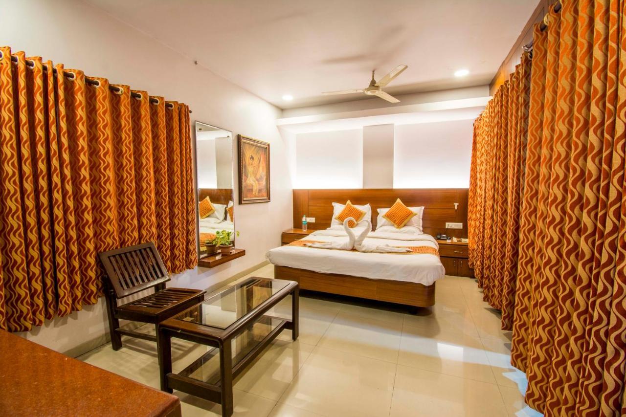 Hotel Chandra'S Visakhapatnam Extérieur photo